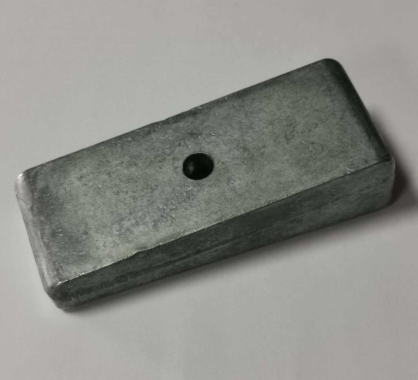 Анод Mercury/Mariner 35-300HP Force 90-120HP  826134  Honda BF75-225HP 41109-ZW1-003