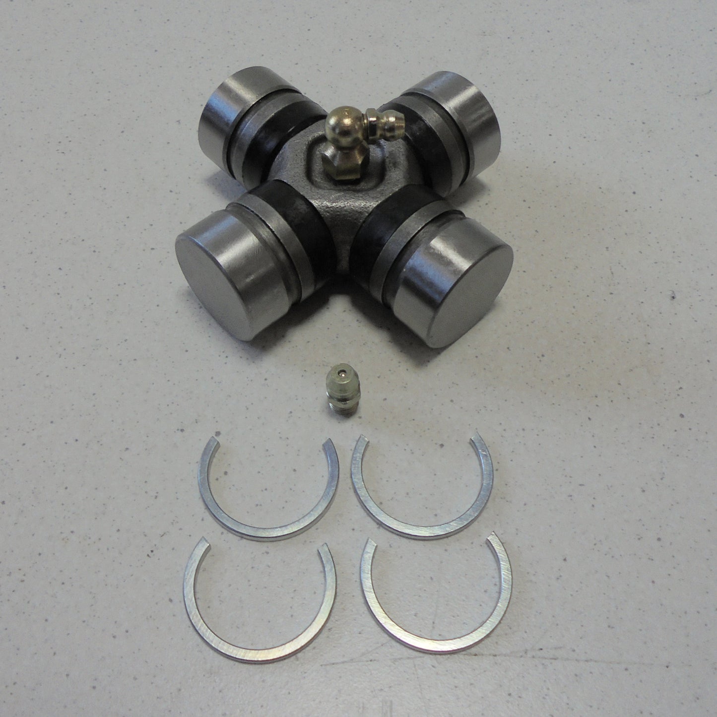 Kryžmė Pastiprinta Reduktoriams OMC Cobra ir King Cobra 1990 ir jaunesniems (vidiniai fiksavimo žiedai) # OEM 915717, 3850812