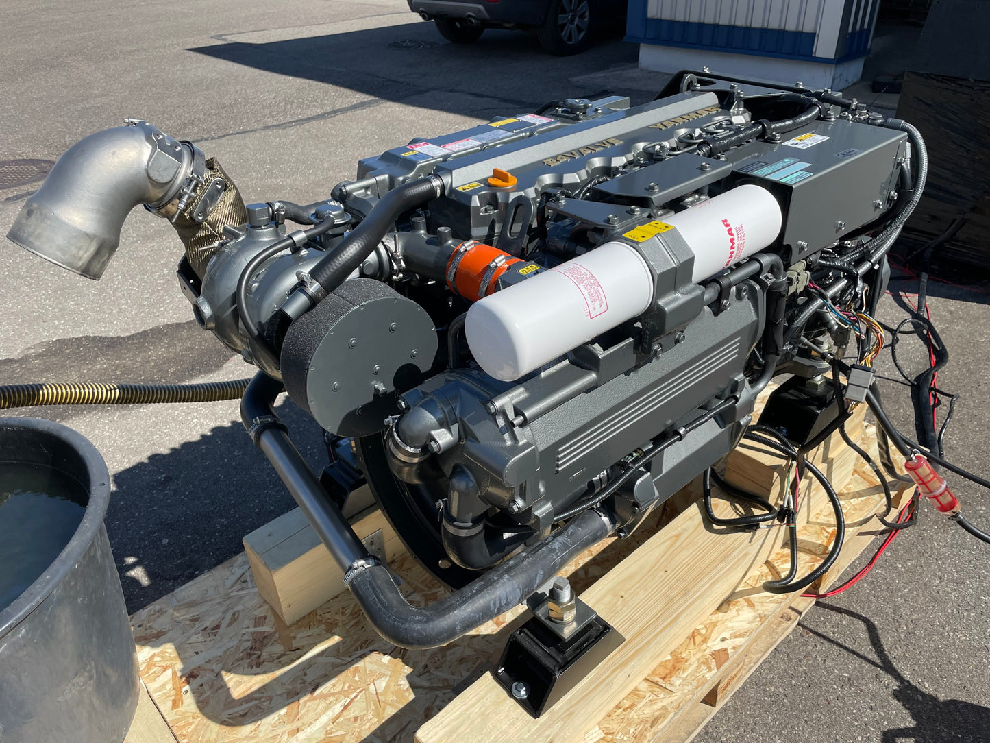 2 x YANMAR 6LY3-ETP 480AG prie 3.300 aps/min Pora variklių