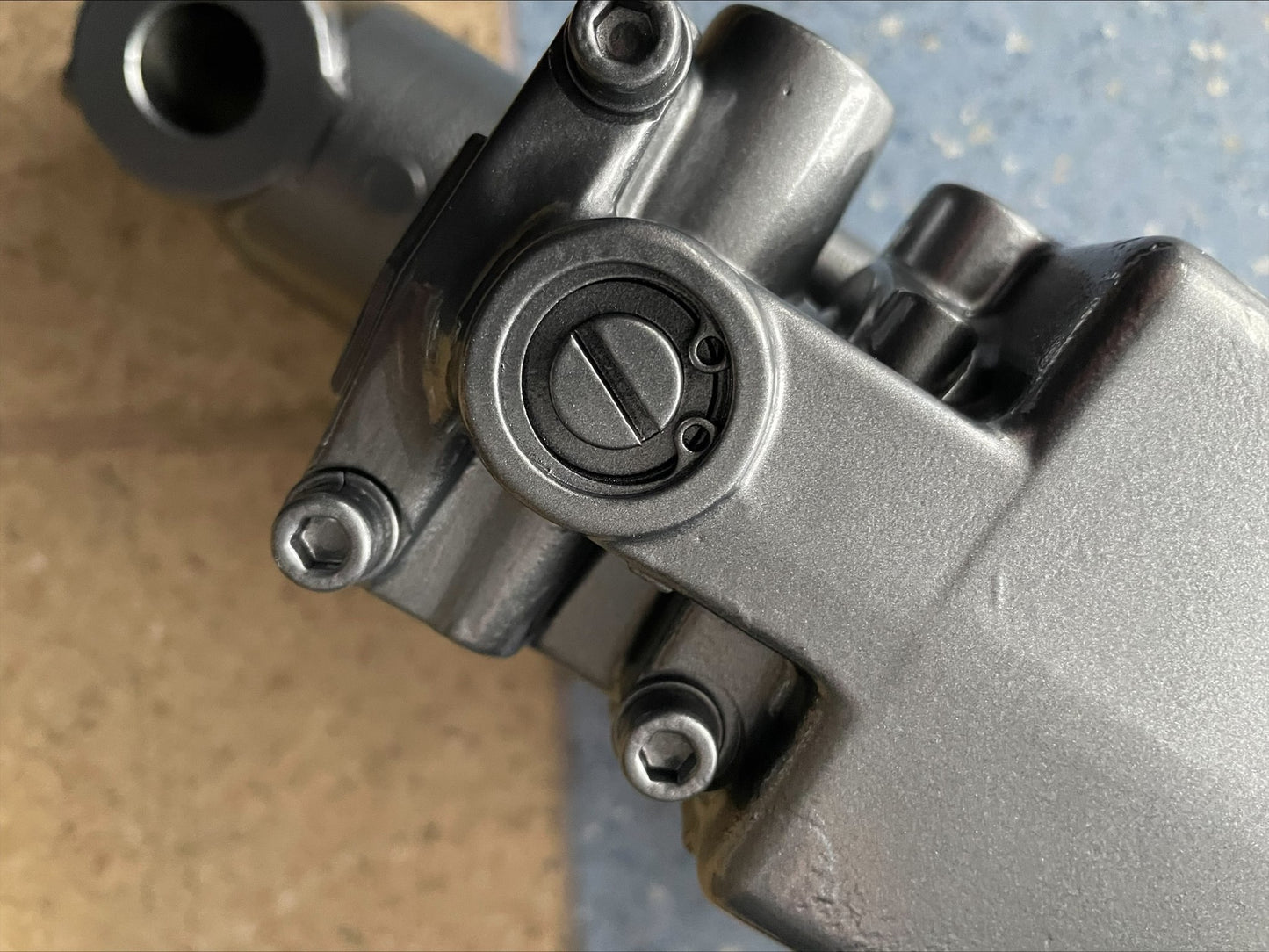 YAMAHA F75 F80 F90 F100 Hidraulika - 67F-43800-09-4D