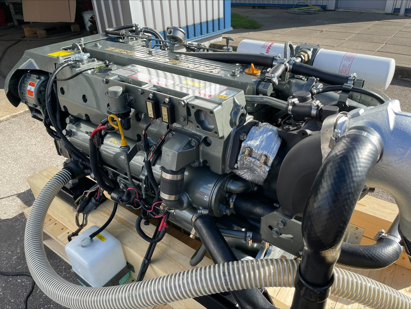 YANMAR 6LY2A-STP 440ЛС при 3300 Об/мин