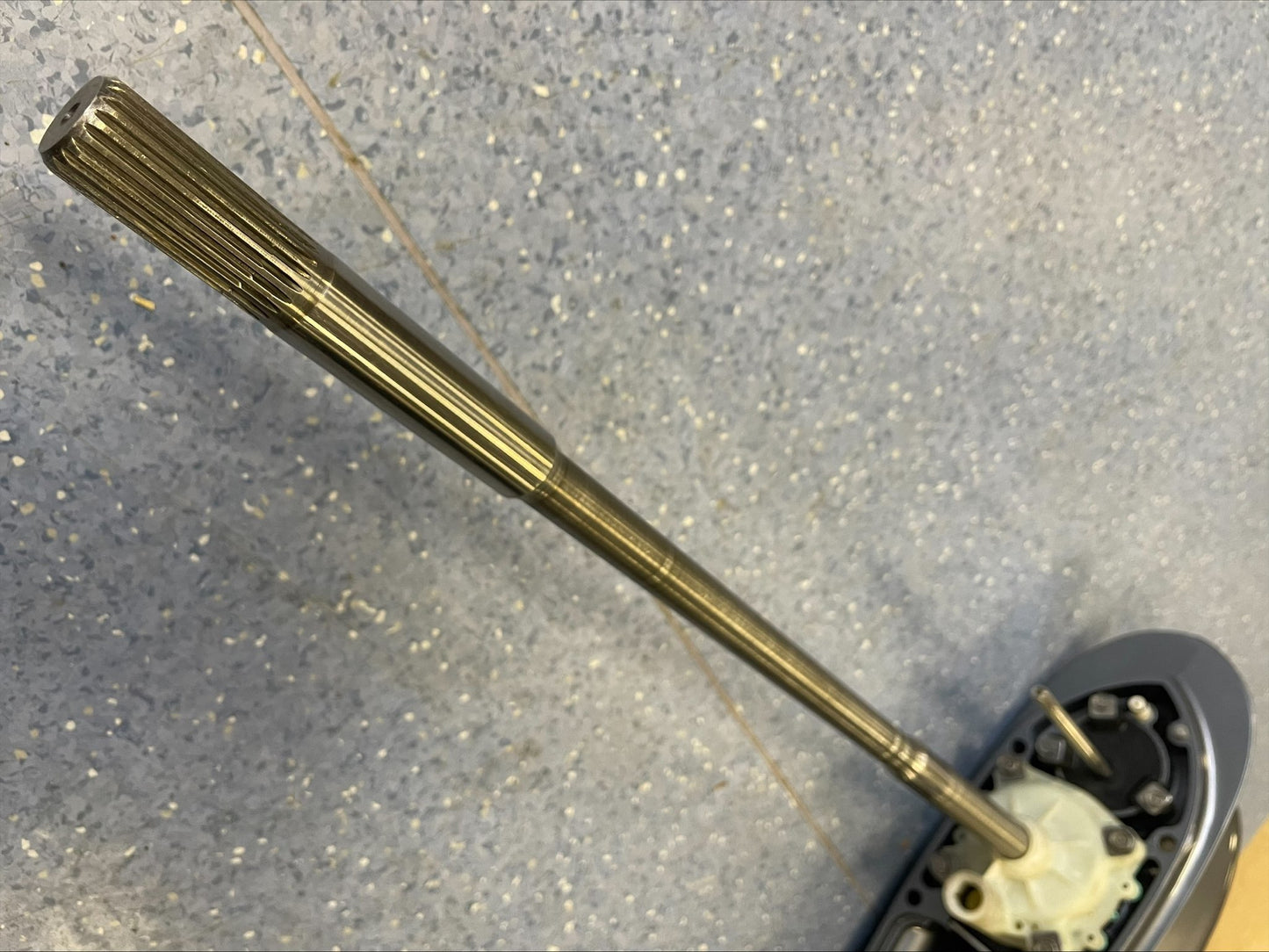 YAMAHA F150 Reduktorius  63P-45300-10-8D