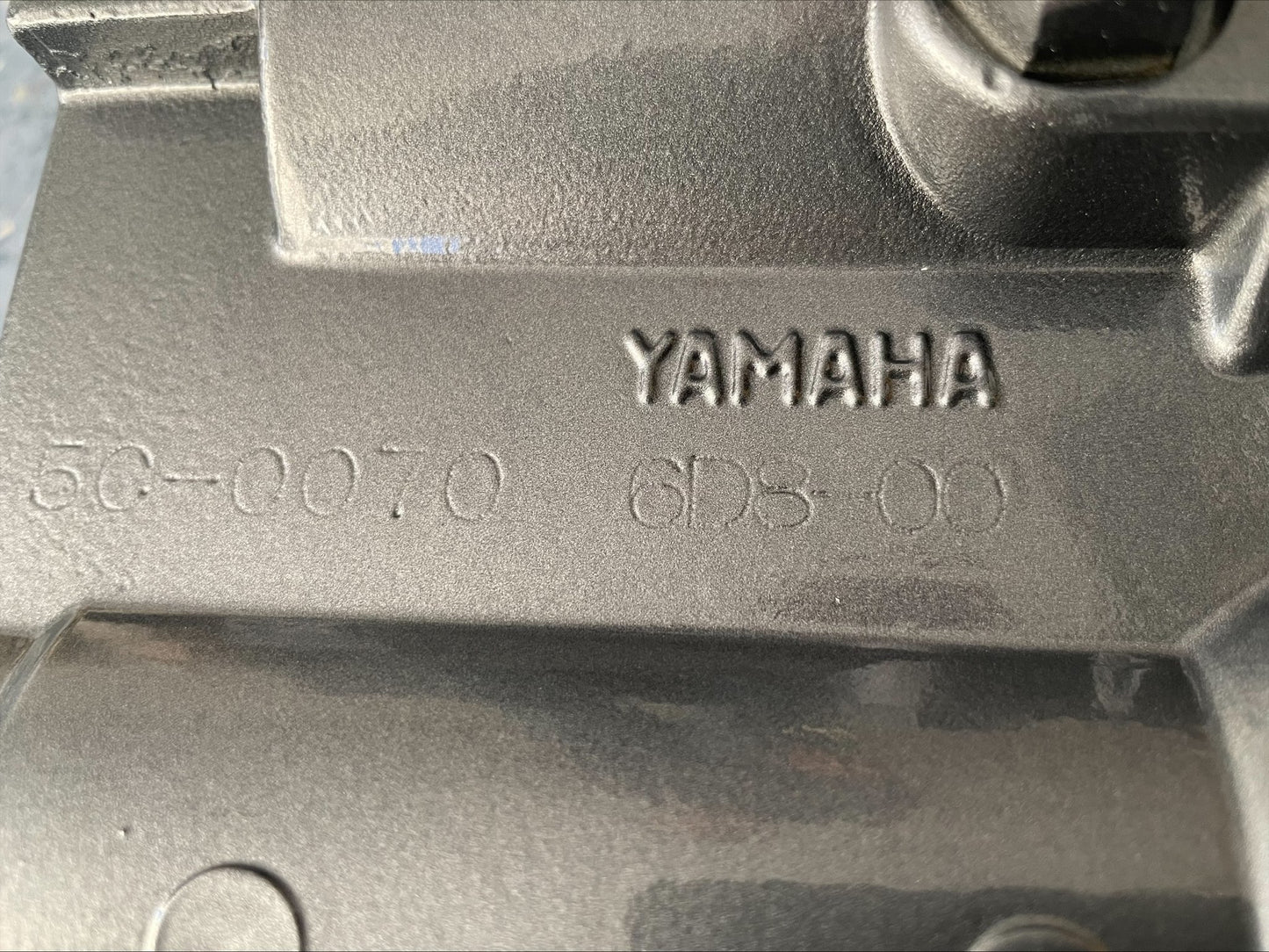 YAMAHA F75 F80 F90 F100 Hidraulika - 6D8-43800-00-4D