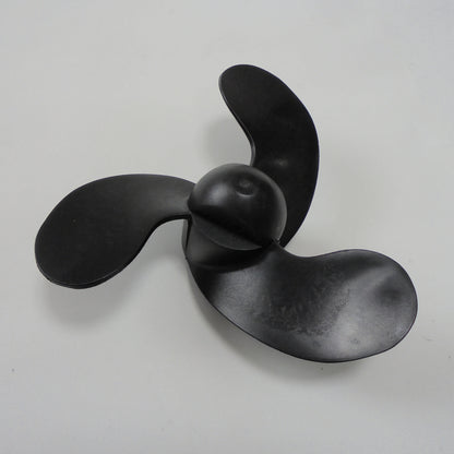 Sraigtas TOHATSU NISSAN 2.5–3.5 AG (Plastikininis) 6" 0001-073-06P