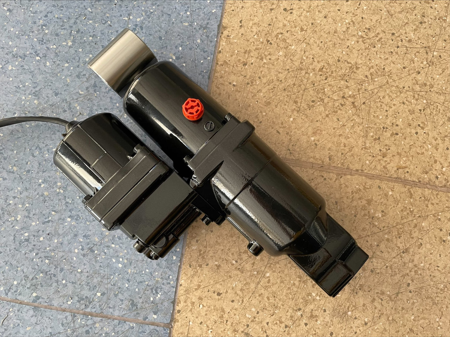 SUZUKI DF60 DF70 DF90 DF100 DF100A DF115 DF115A DF140A Гидравлика 48000-90J35-000