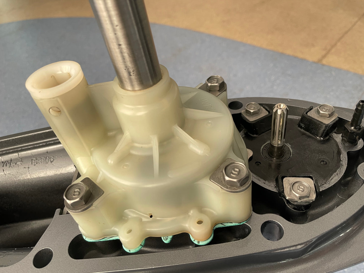 YAMAHA F115 F100 F90 F80 F75 Reduktorius  6EK-45300-00-8D