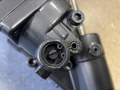 YAMAHA F115 F150 F175 F200 Hidraulika 68V-43800-07-00