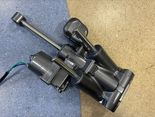 YAMAHA F115 F150 F175 F200 Hidraulika 68V-43800-07-00