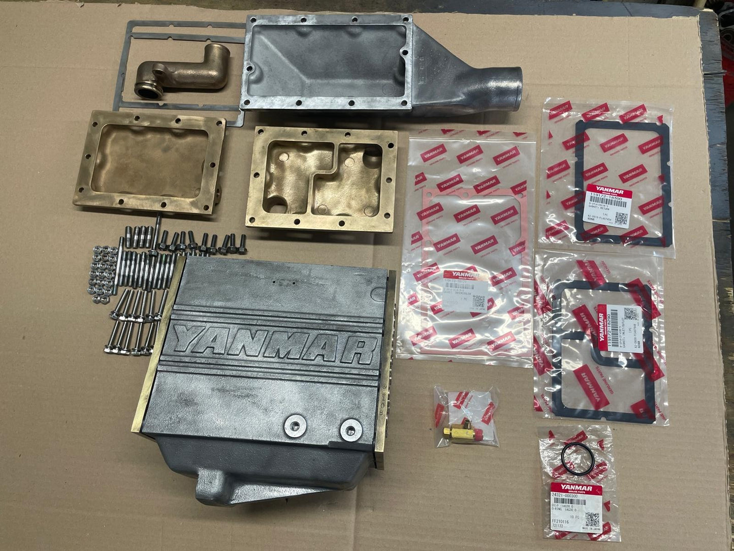 YANMAR 4LH DTE HTE Intercooleris 119173-18102