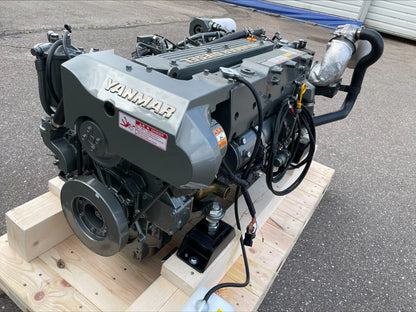 2 x YANMAR 6LYA-STP 370AG prie 3300 aps/min Pora variklių