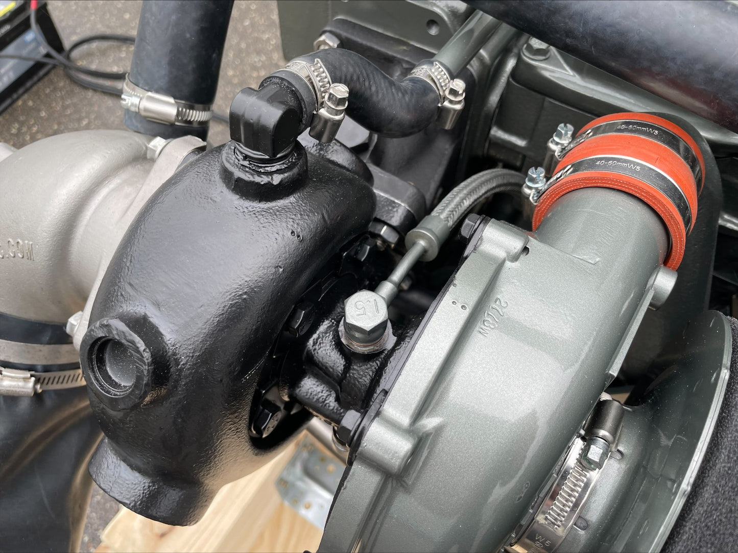 2 x YANMAR 4LH-STE 230ЛС при 3300 об./мин Пара двигателей