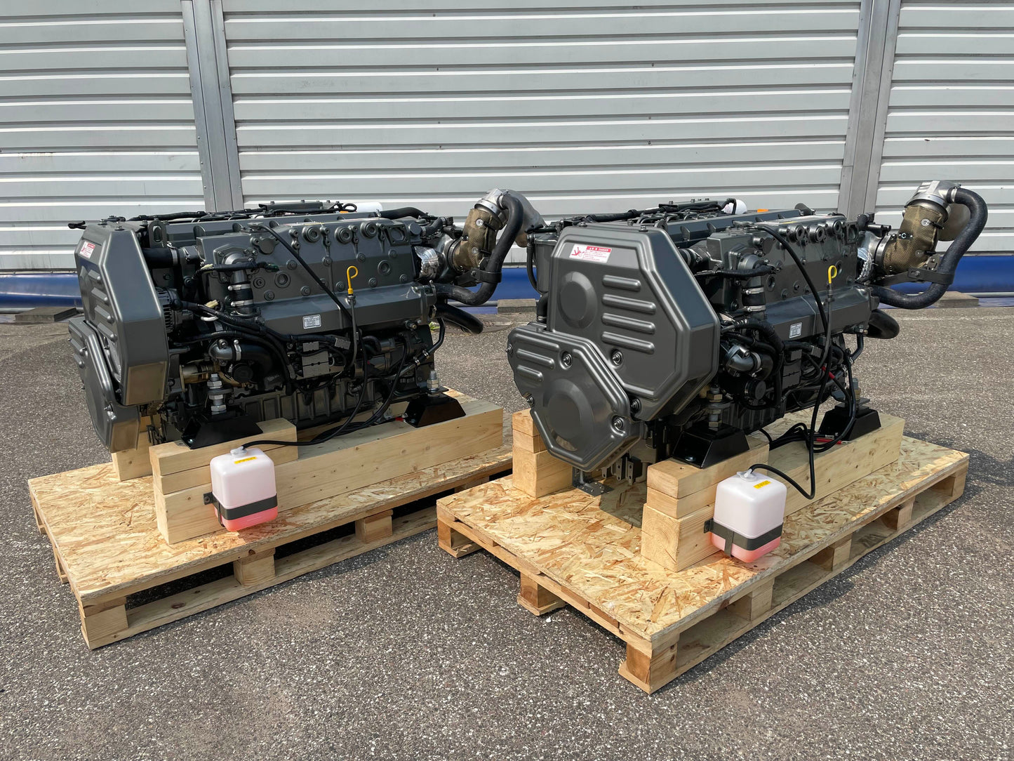 2 x YANMAR 6LY3-ETP 480AG prie 3.300 aps/min Pora variklių