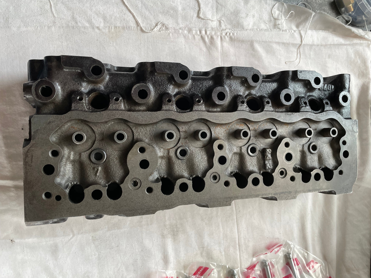 YANMAR 4JH Cilindrų Galvutė 729497-11701