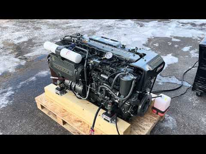 2 x YANMAR 6LY2A-STP 440AG prie 3.300 aps/min Pora variklių